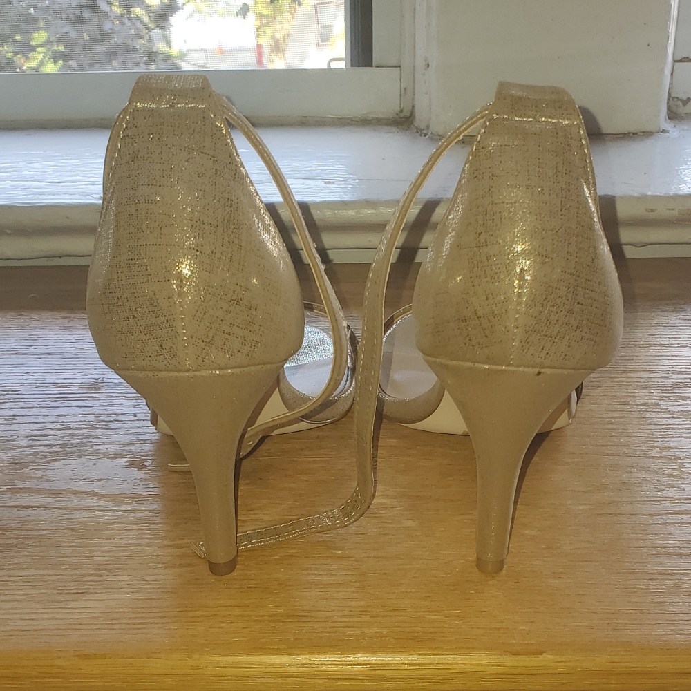 Shoes - Picture 2 of 5